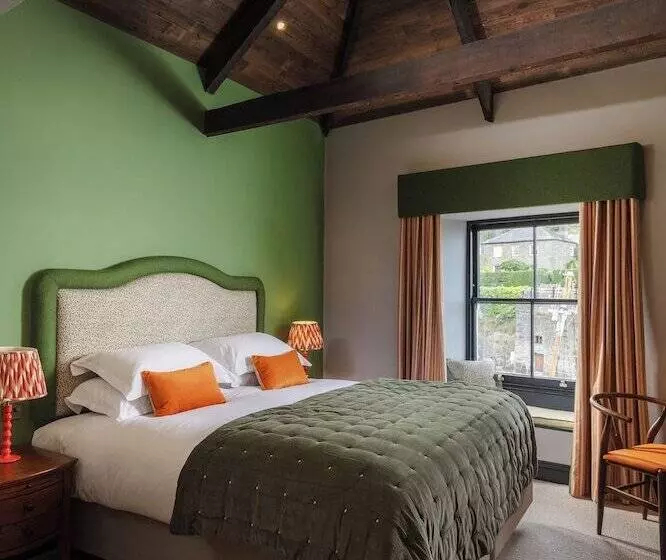 Hotel Pier House