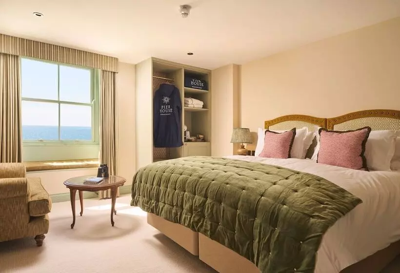 Hotel Pier House