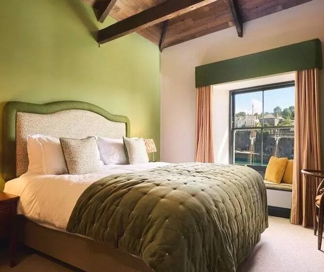 Hotel Pier House