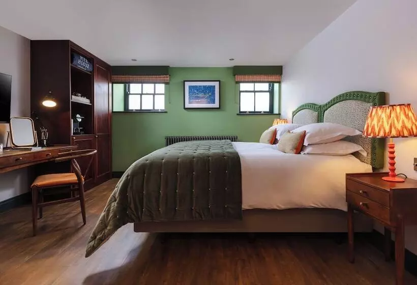 Hotel Pier House