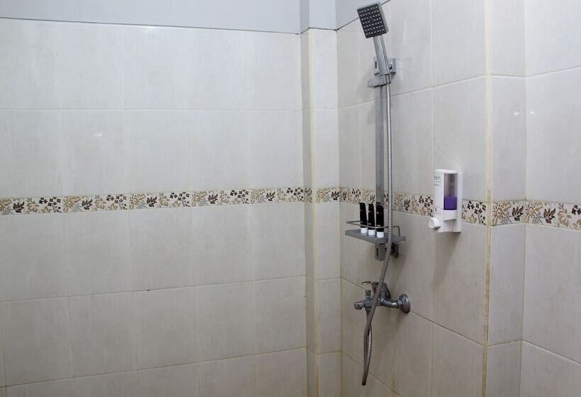 ホテル Reddoorz @ Palasari