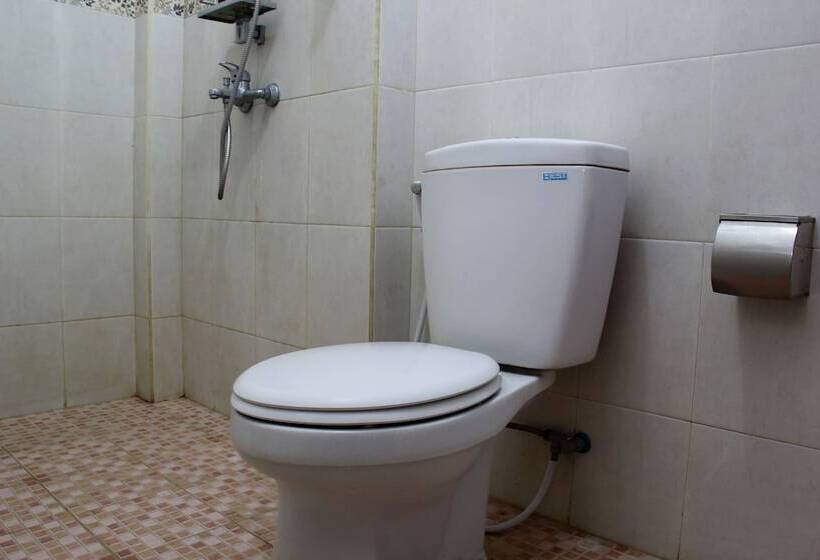 ホテル Reddoorz @ Palasari