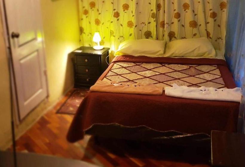 Le Malu Yellow Hostal