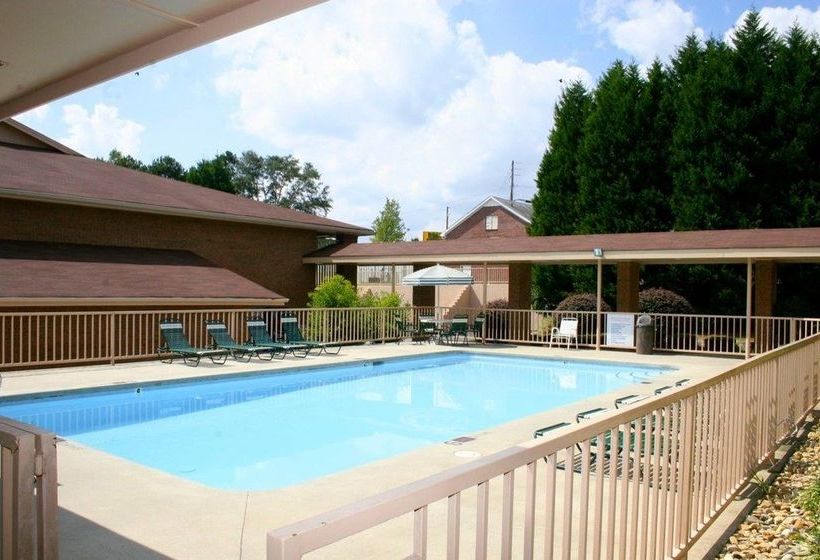 فندق على الطريق Quality Inn