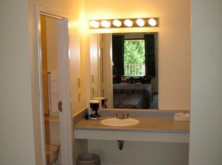 فندق على الطريق Quality Inn