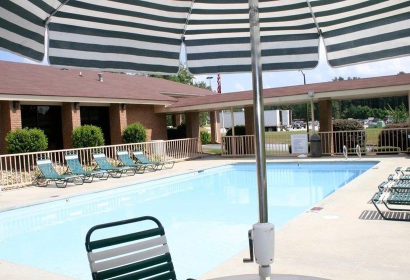 فندق على الطريق Quality Inn