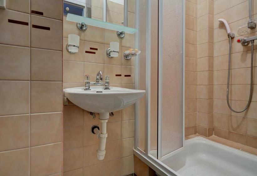 Pod Grotem Hotel Warsaw