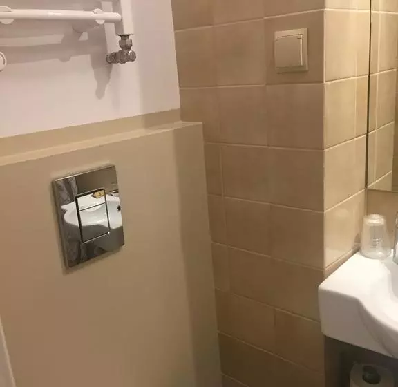 Pod Grotem Hotel Warsaw