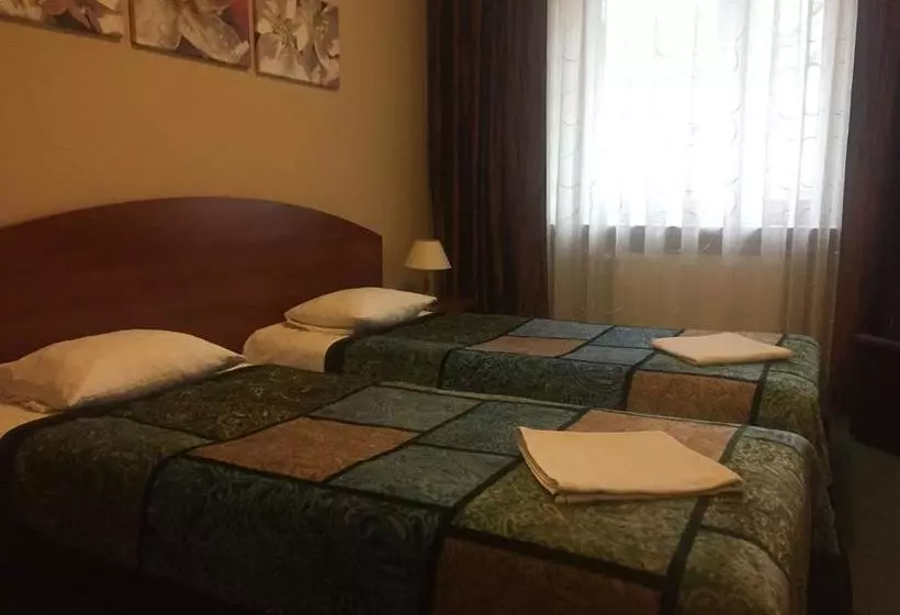 Pod Grotem Hotel Warsaw