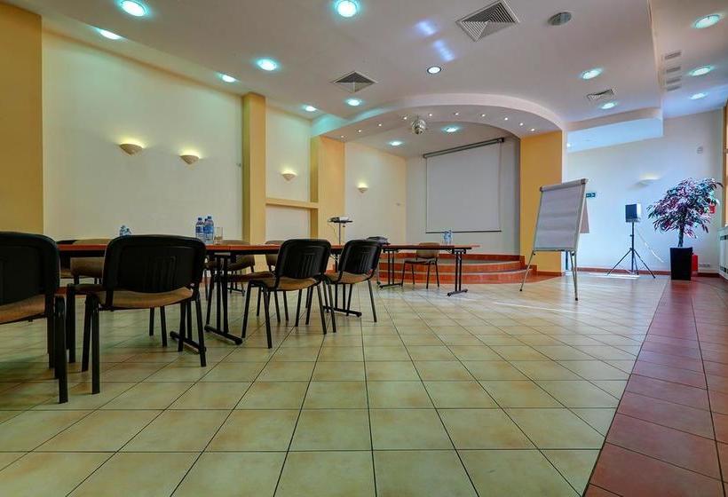 Pod Grotem Hotel Warsaw