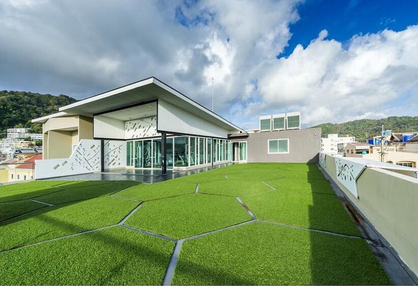 Ratana Patong Beach Hotel By Shanaya