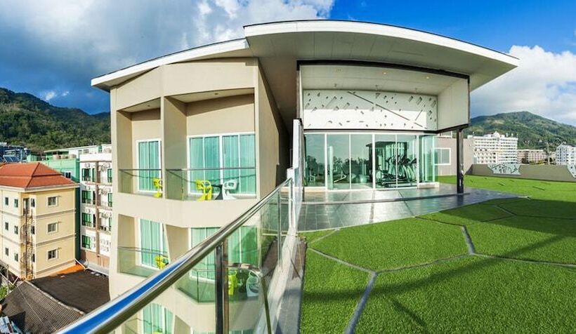 Ratana Patong Beach Hotel By Shanaya