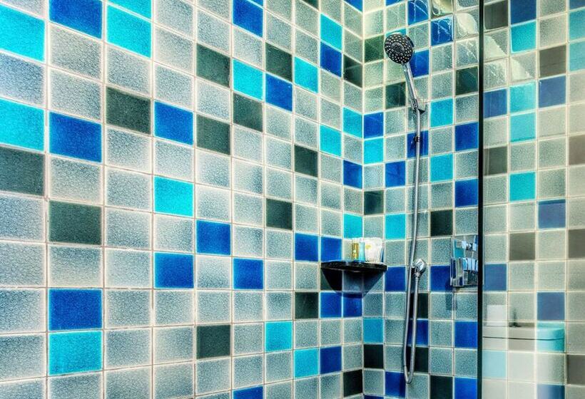 Ratana Patong Beach Hotel By Shanaya