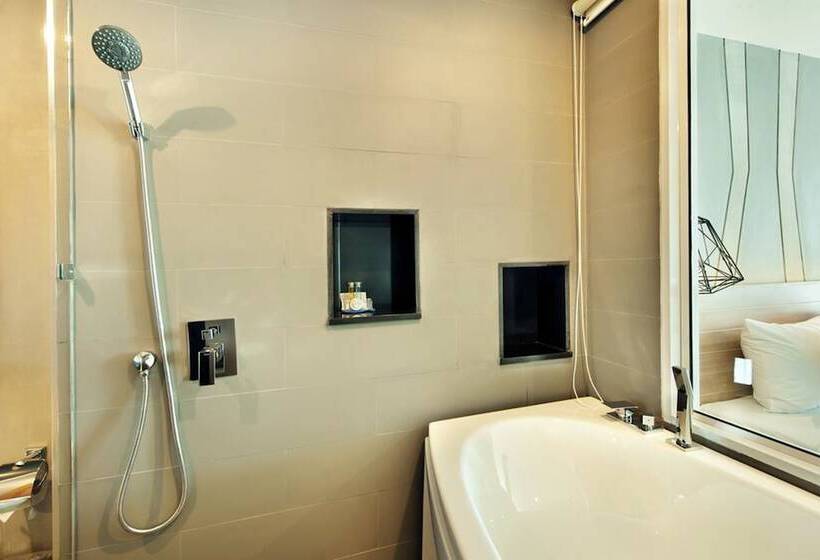 Ratana Patong Beach Hotel By Shanaya