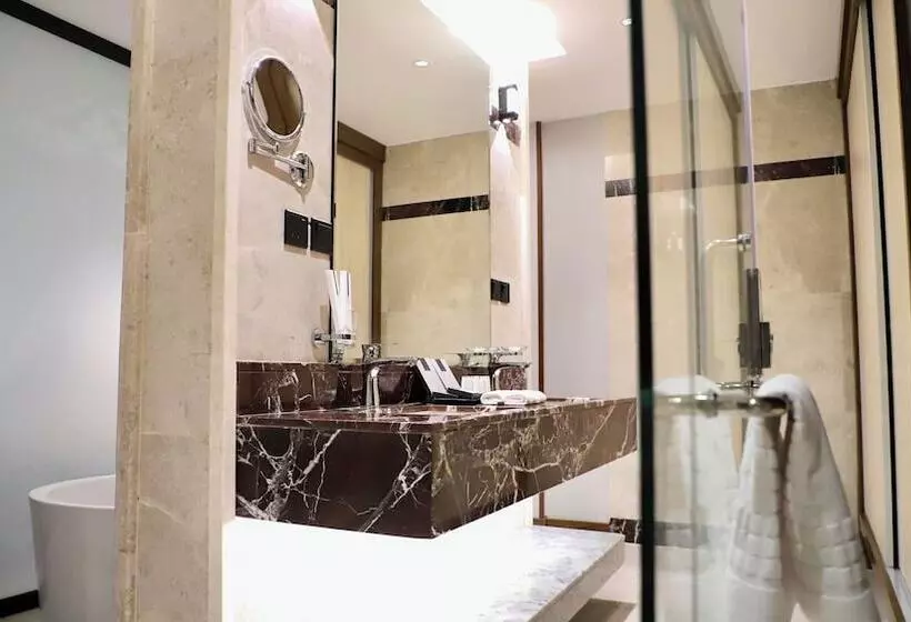 Five Seasons Hotel & Spa