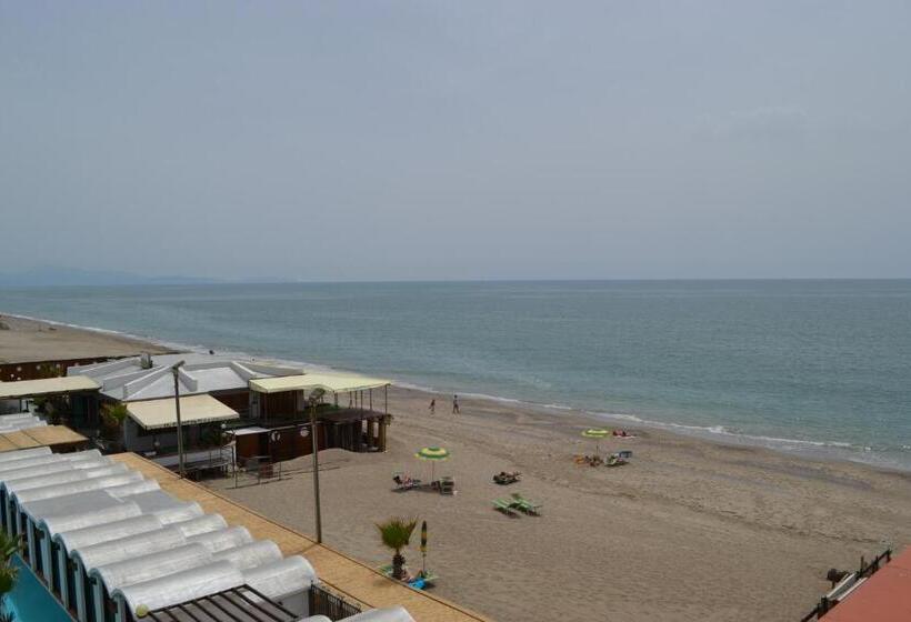 Bed and Breakfast Casa Vacanze Dei Navigatori On The Sea