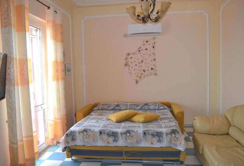 Bed and Breakfast Casa Vacanze Dei Navigatori On The Sea