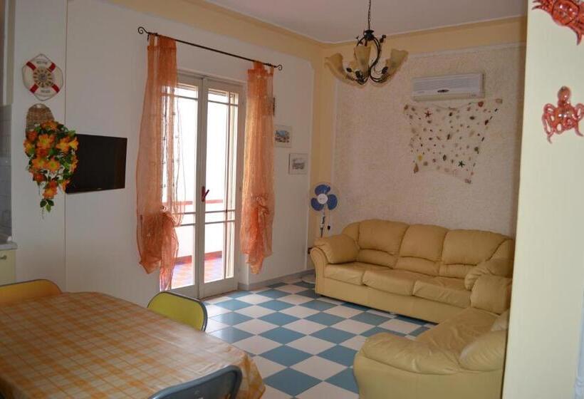 Bed and Breakfast Casa Vacanze Dei Navigatori On The Sea