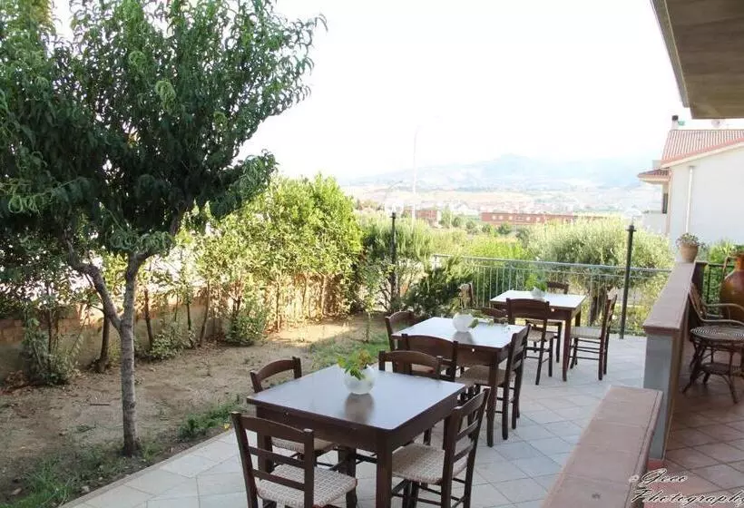 تختخواب و صبحانه Torre Ancinale