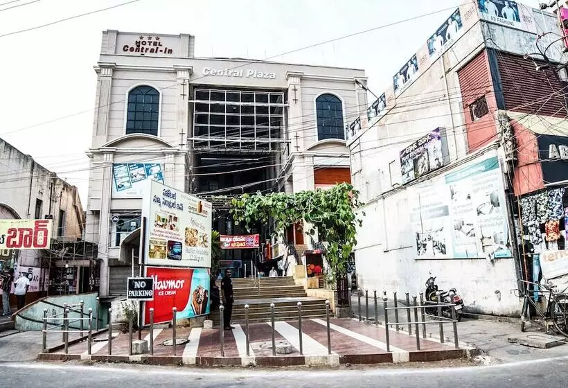 هتل Capital O 12906 Amrutha Grand