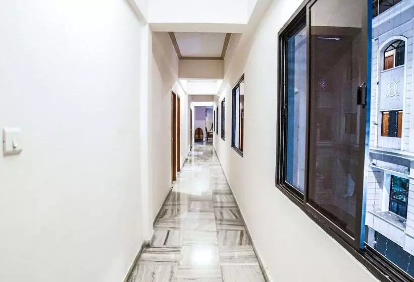 هتل Capital O 12906 Amrutha Grand