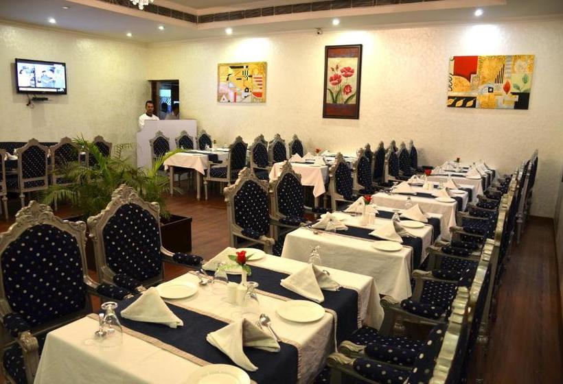 Deventure Hotel, Karnal