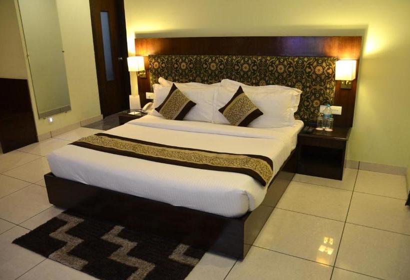 Deventure Hotel, Karnal