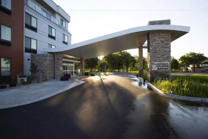 ホテル Fairfield Inn & Suites By Marriott Detroit Lakes