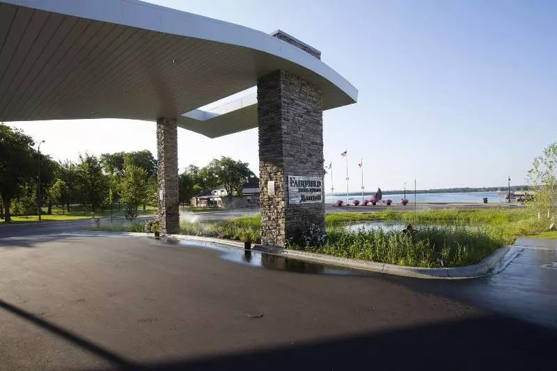 ホテル Fairfield Inn & Suites By Marriott Detroit Lakes
