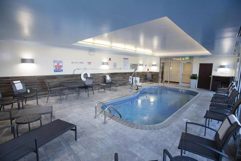 ホテル Fairfield Inn & Suites By Marriott Detroit Lakes