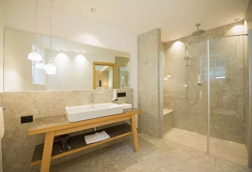 Hotelli Goldene Traube