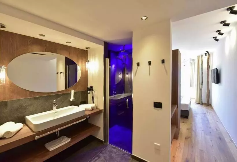 Hotelli Goldene Traube