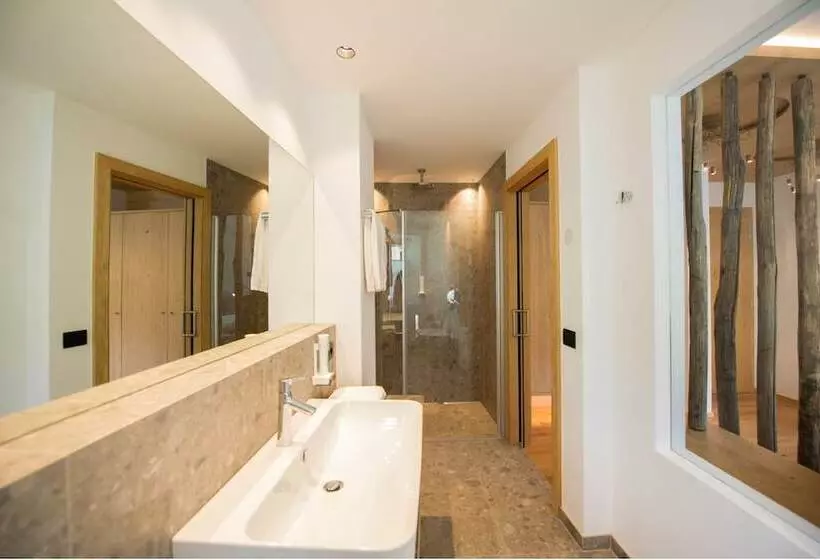 Hotelli Goldene Traube