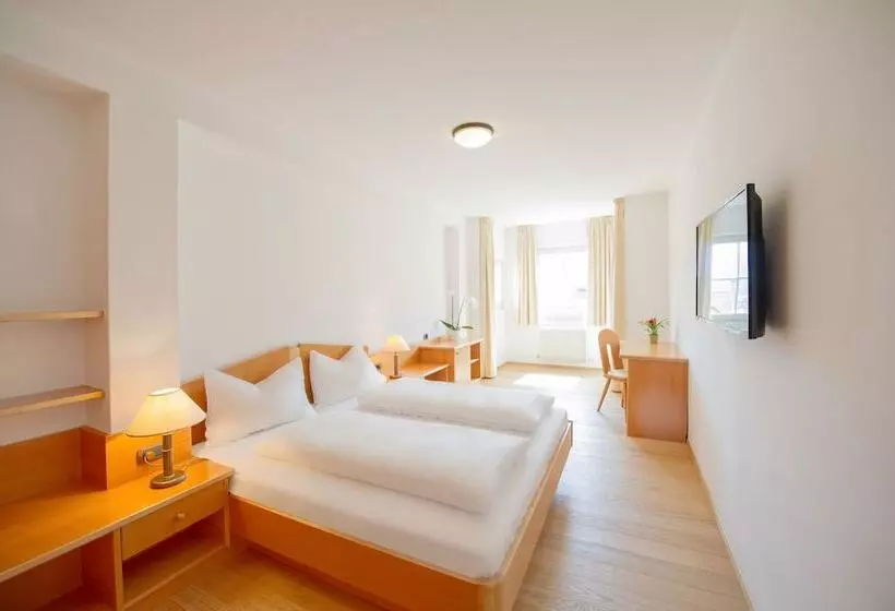 Hotelli Goldene Traube