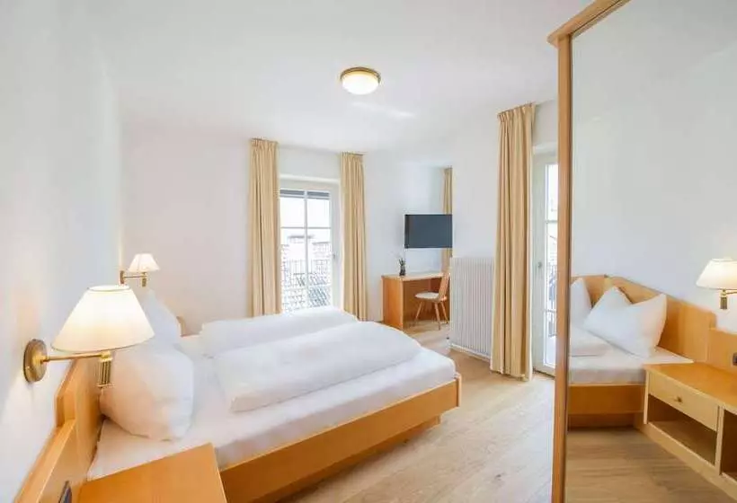 Hotelli Goldene Traube