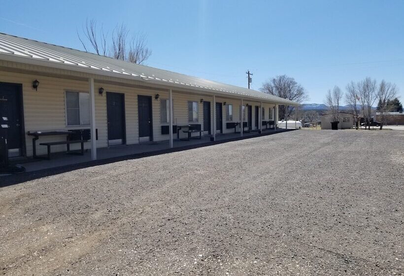 מוטל Galaxy Of Harley Bikers Between Bryce And Zion