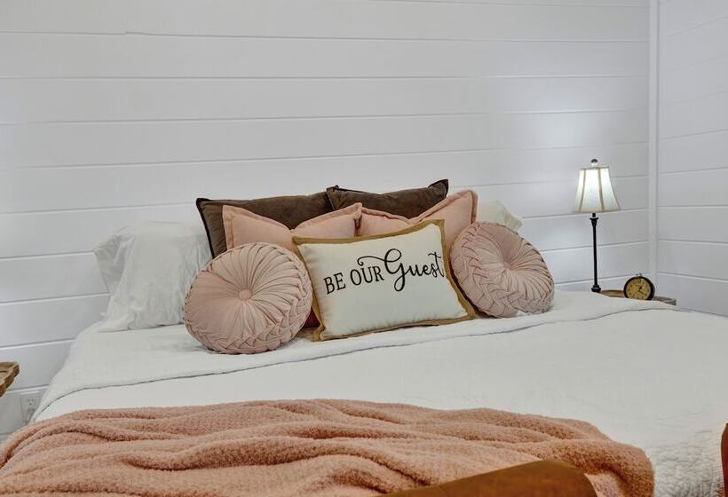 Cates Cottage In The Hill Country 8 Mins To Fred!