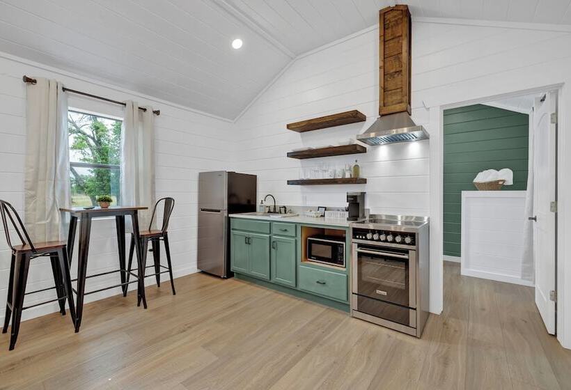 Cates Cottage In The Hill Country 8 Mins To Fred!