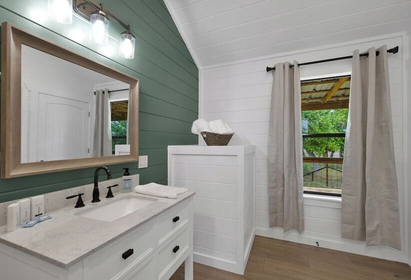 Cates Cottage In The Hill Country 8 Mins To Fred!