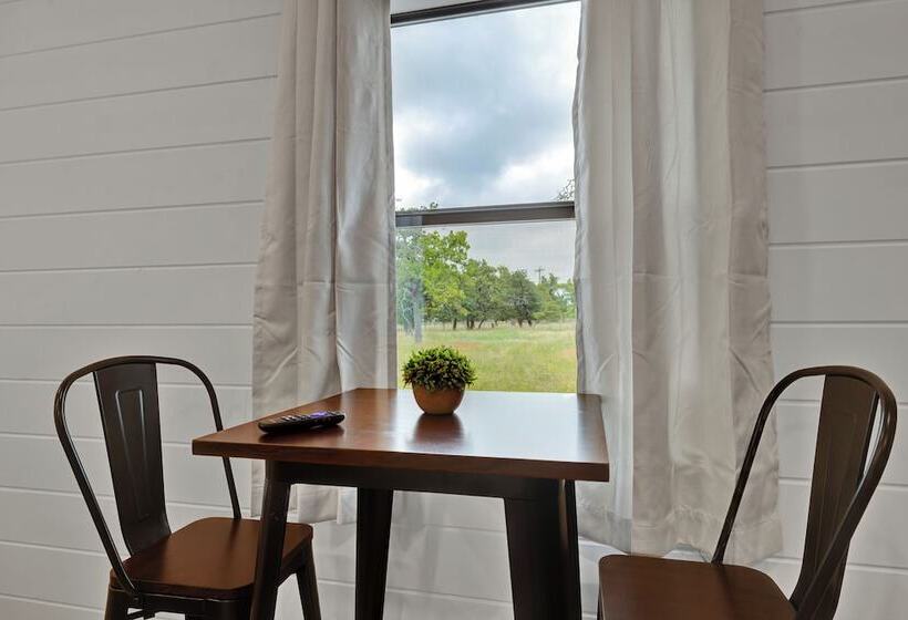 Cates Cottage In The Hill Country 8 Mins To Fred!