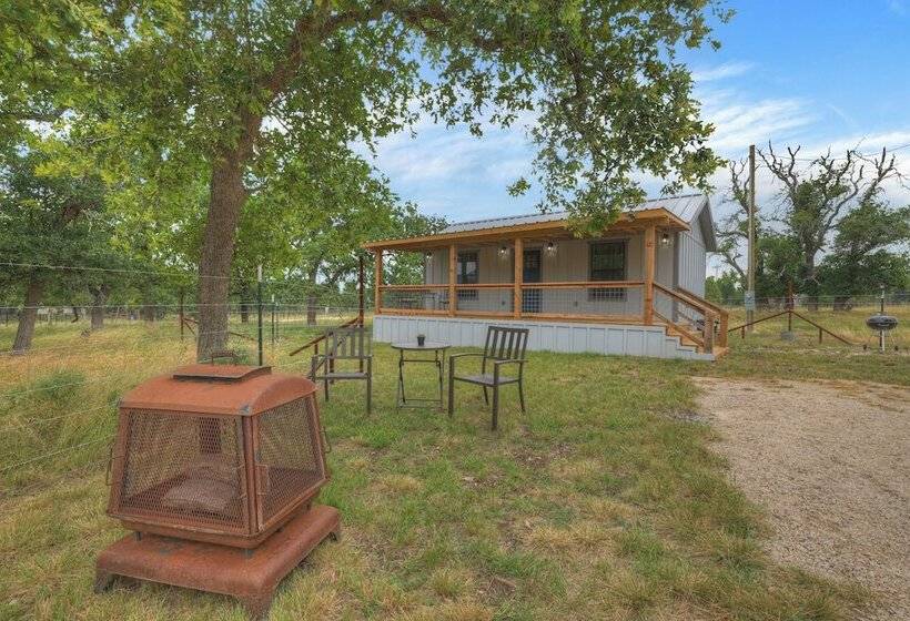 Cates Cottage In The Hill Country 8 Mins To Fred!