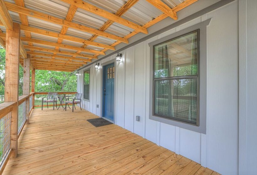 Cates Cottage In The Hill Country 8 Mins To Fred!