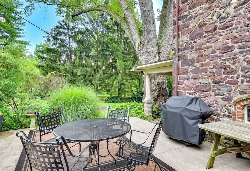 Steps To Delaware Canal: Enchanting Stone Cottage!