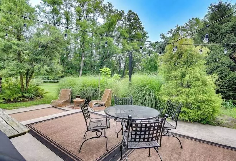 Steps To Delaware Canal: Enchanting Stone Cottage!