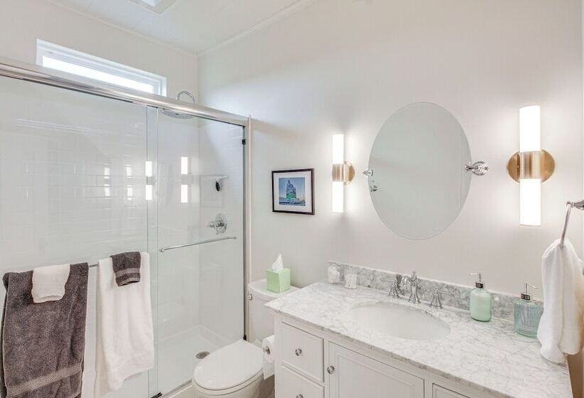 Erie Farmhouse W/ Fire Pit + Grill: Pets Welcome!