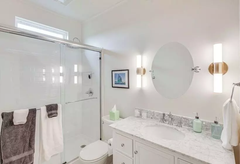 Erie Farmhouse W/ Fire Pit + Grill: Pets Welcome!