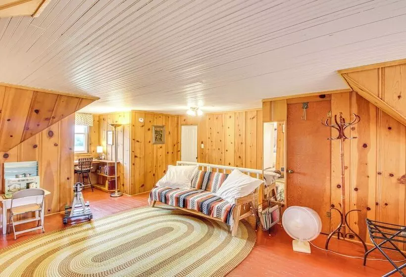 Erie Farmhouse W/ Fire Pit + Grill: Pets Welcome!