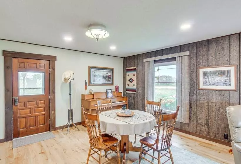 Erie Farmhouse W/ Fire Pit + Grill: Pets Welcome!