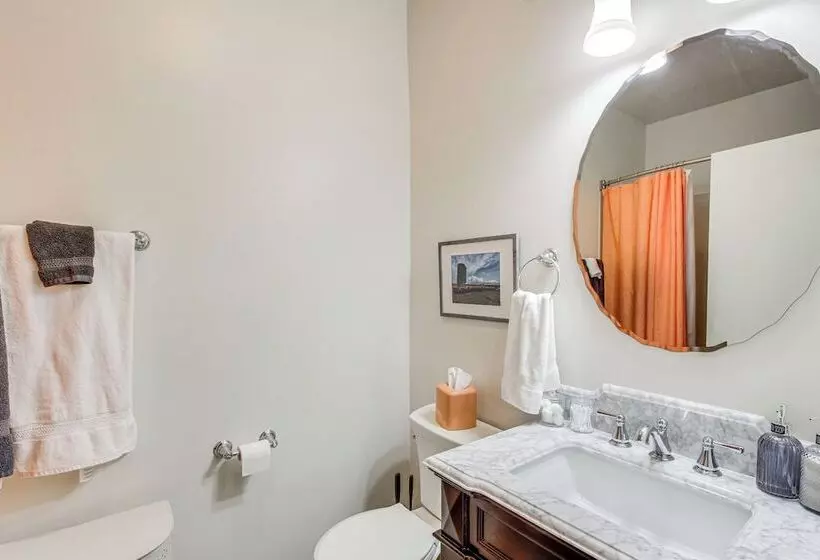 Erie Farmhouse W/ Fire Pit + Grill: Pets Welcome!