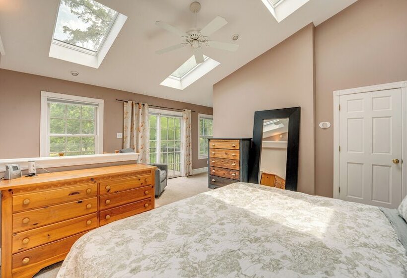 Family Friendly Pottstown Home W/ On Site Pond!